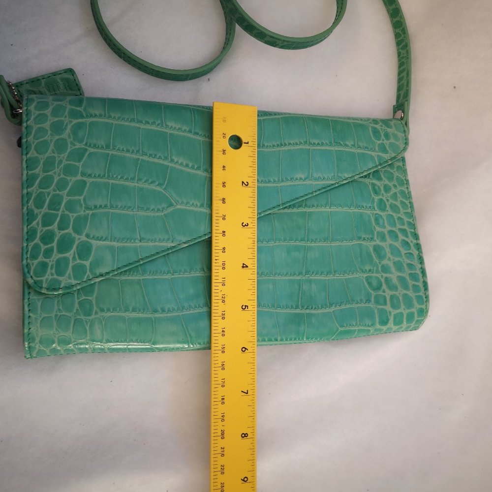 Danier Genuine Leather Green Reptile Pattern Crossbody or Clutch - Picture 11 of 11